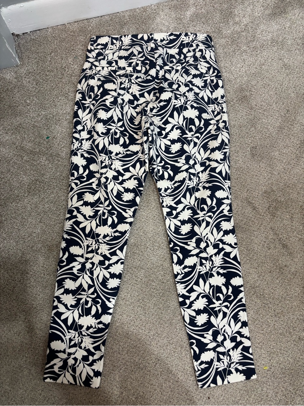 Old Navy High-Waisted Pixie Skinny Ankle Pants  Women NAVY FLORAL size 6 NWOT